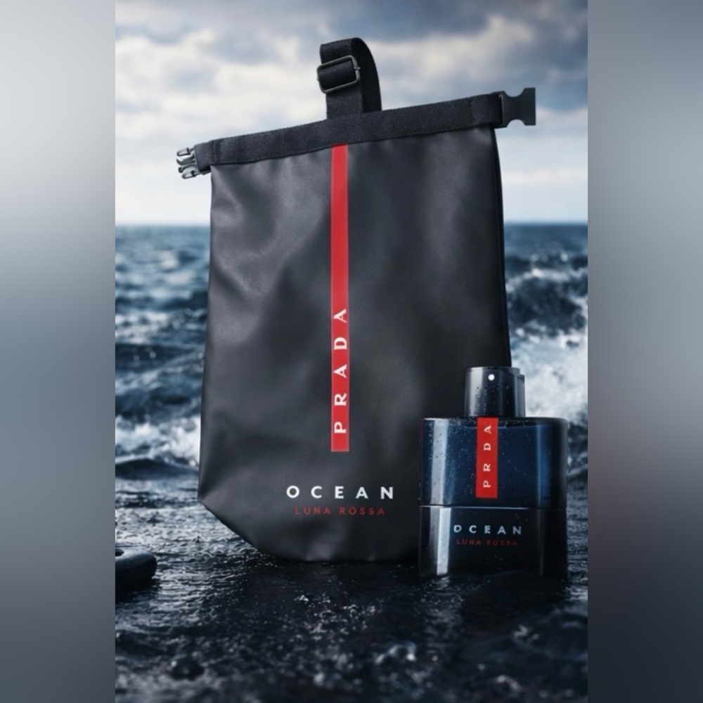 PRADA Luna Rossa Ocean Red Tab Navy Sling Bag Backpack GWP VIP New With Out Tags - Picture 5 of 5
